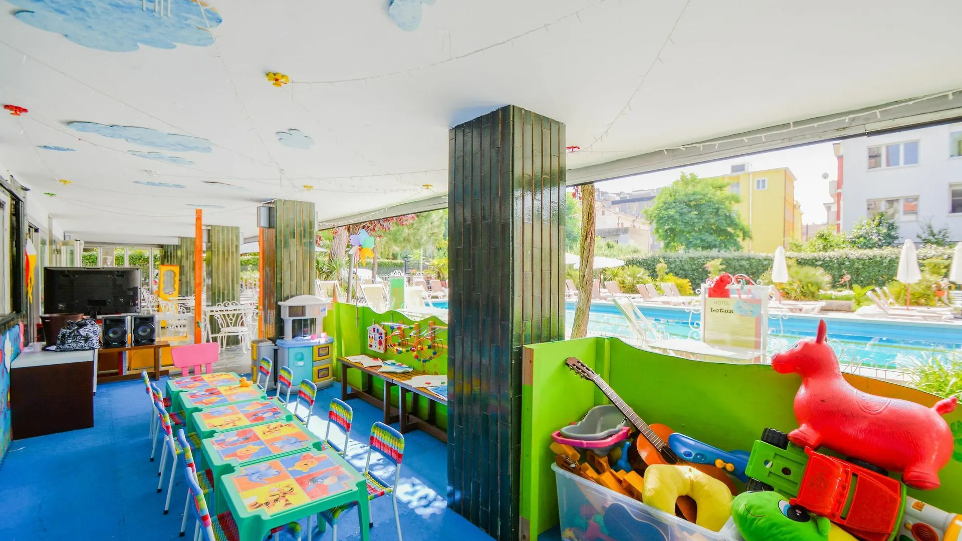 רימיני Hotel Lotus