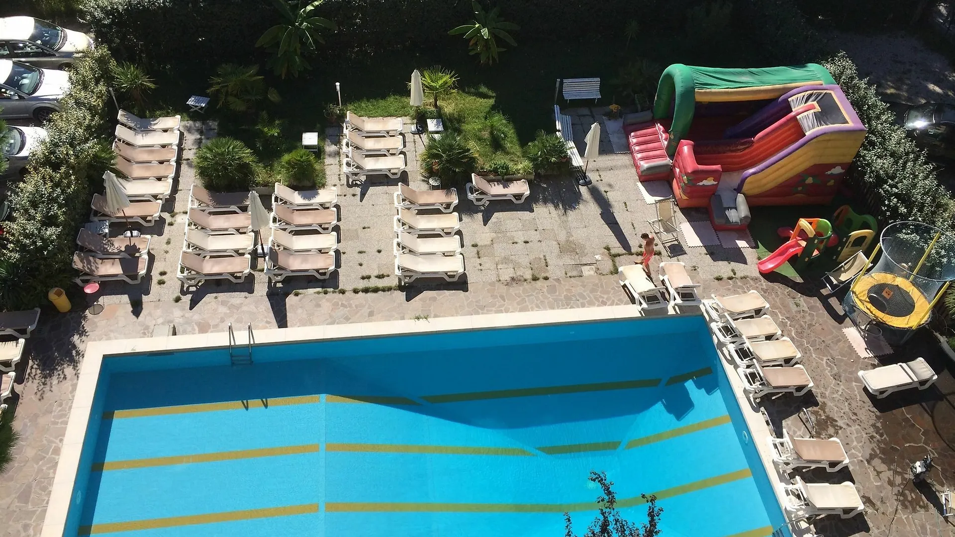 רימיני Hotel Lotus